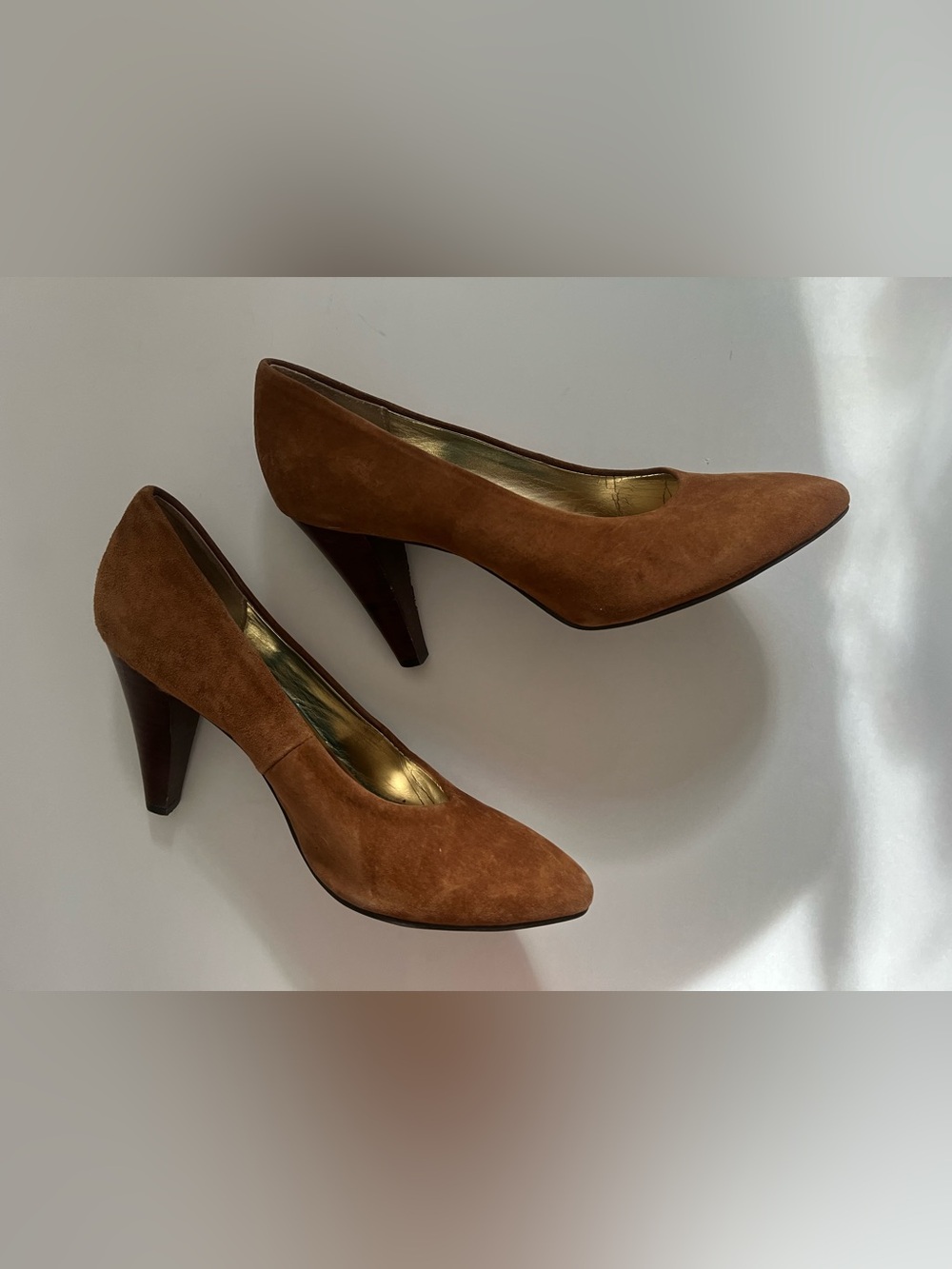 Seychelles Tan Suede Mid-Heel Pumps Size 7